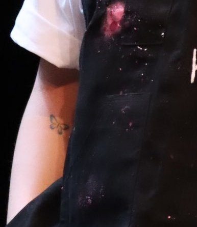 _hrtwtnbxx's tweet photo. HARUTO'S NEW TATTOO?!! OMG HE REALLY LOVES BUTTERFLY 🦋🥺🥺

#HARUTO #하루토 #트레저 #TREASURE https://t.co/RnwJtEQ7eq