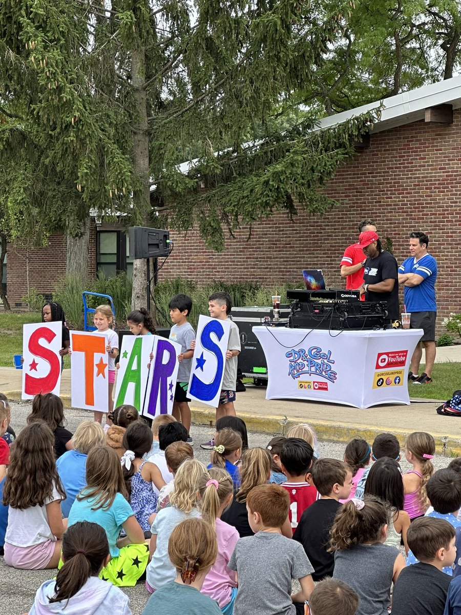 Panda STARS assembly sure had our students and staff shining bright! #112Leads #Sherwoodshines112 <a href="/NSSD112/">North Shore SD 112</a> <a href="/RMFilippi/">Rachel Filippi</a> <a href="/Mr_KSaunders/">Kevin R. Saunders</a>