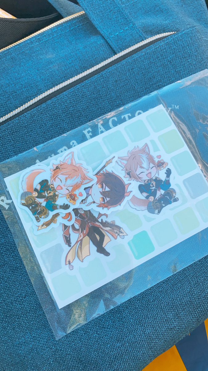 ゴロー(原神) ,鍾離|しょうり(原神) 「いつもマルチで遊んでくれるマブに送ったものフレークもどき(粘着ない)とステッカー」|楓のイラスト