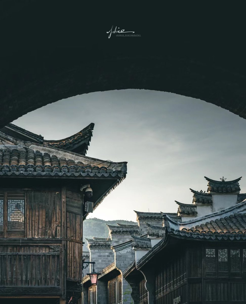Linhai county in Zhejiang📸
临海古城，一个治愈心灵的地方🌹 https://t.co/QDTP6UM73R