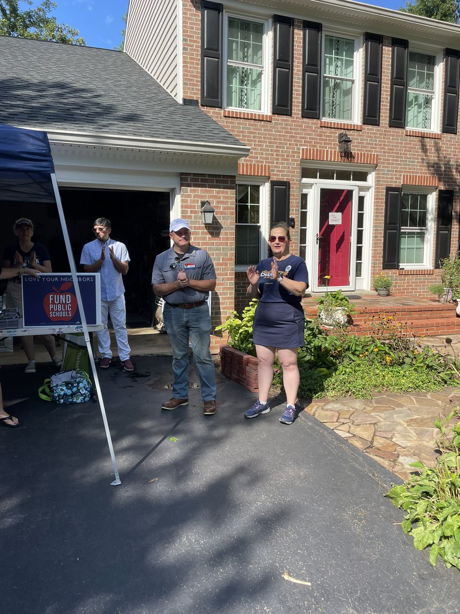 Thank you, @April4Algonkian, for inviting us to participate in your canvass kickoff event. It was a great opportunity to support your campaign and knock doors. You will be an amazing addition to the school board! 

#loudouncounty #buckley4loco #buckley4sheriff #keeploudounblue