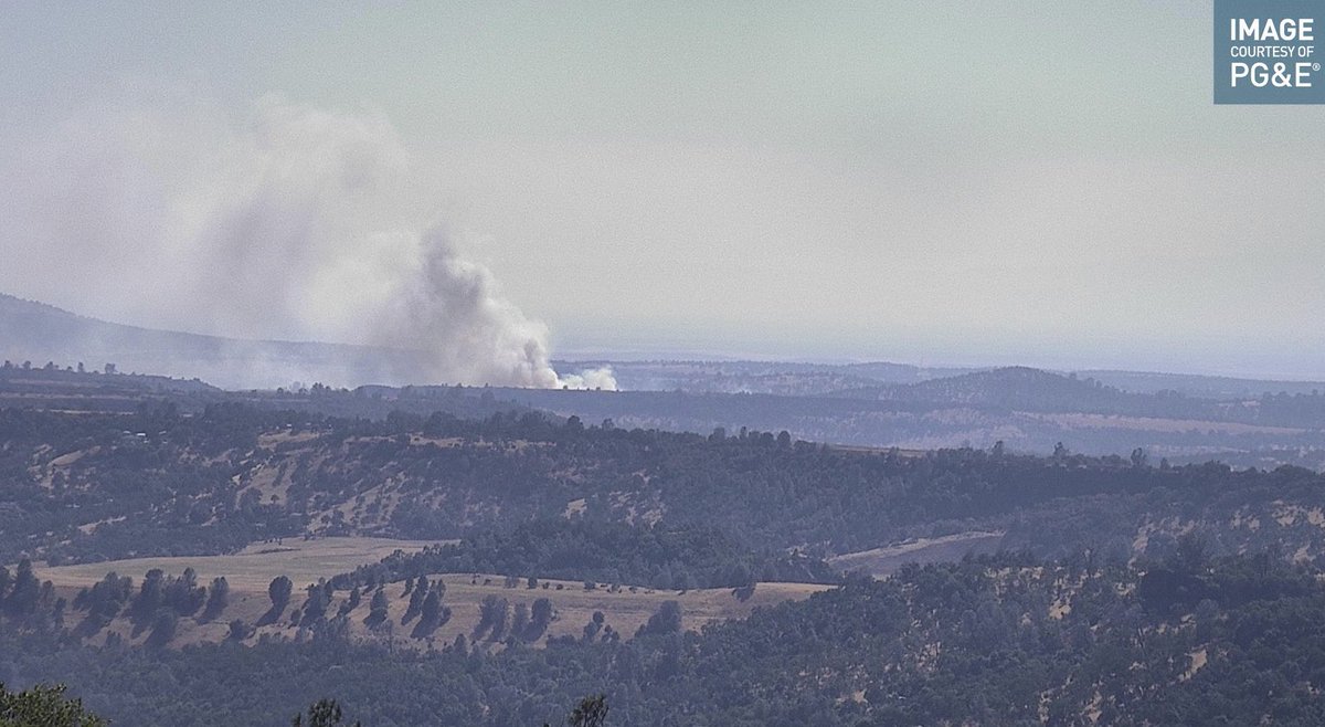 firevalleyphoto's tweet photo. #AndrewFire 10-15 acres southwest of Sonora, CA at Obyrnes Ferry Rd and George Reed Rock Plant Rd. https://t.co/pmfF6O5BQy
