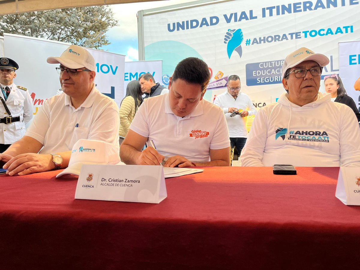 MunicipioCuenca's tweet photo. ¡#Cuenca dice adiós a los #radares de tránsito y abraza la educación vial! 🚦👏

La campaña "AHORA TE TOCA A TI" busca promover el respeto por las leyes viales, evitando así accidentes en las vías.

Súmate a esta iniciativa con el 
#AhoraTeTocaATi 👍 https://t.co/0V88WAOGC3
