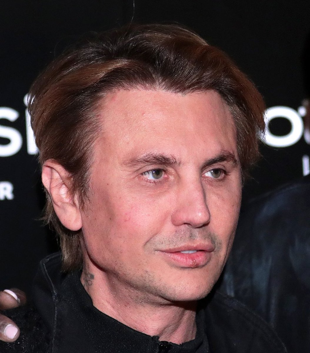 PopCrave's tweet photo. Kim Kardashian’s friend, Jonathan Cheban, is suing a Korean BBQ sauce company for $20 MILLION.

He claims he cut his hand when one their glass bottles “inexplicably exploded” in his hand when he took it out of the fridge.

Jonathan claims he's suffered losses like the “ability to use his hand in his social media posts, in his advertisements, and in his ability to sponsor various food items.”