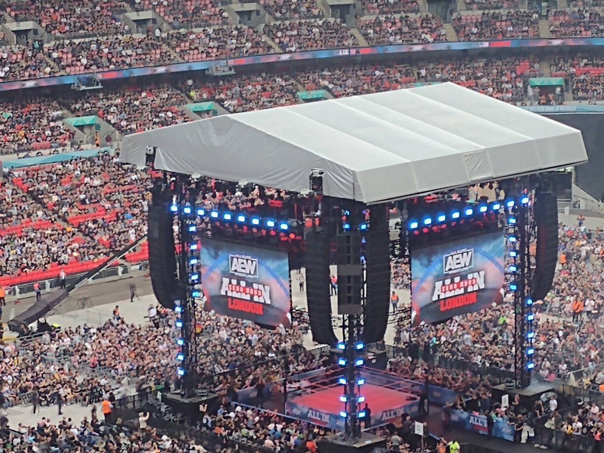 johnfrewin's tweet photo. Can confirm @aew All In was awesome https://t.co/WXkgIH1mOO