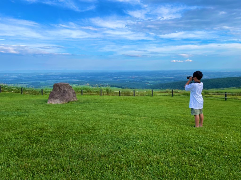 @CoinEXJapan1 おはようございます🤲
今年の夏のメインは千葉から遥々北海道に来てくれた両親と富良野方面旅でした🚗
避暑を求めてきたのこっちも猛暑だったけど一緒に綺麗な北海道を見て回れてとっても良い思い出になりました🫶
気がついたらメロンに6000円程使っていて、旅行って怖いなぁと思いましたw