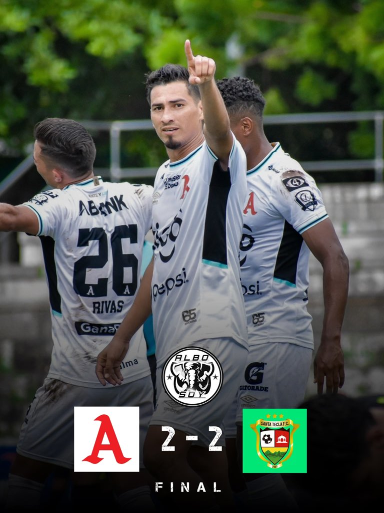 AlboSoy_sv's tweet photo. FT : ALIANZA FC 2 - 2 SANTA TECLA 
— Segundo empate en lo que va de torneo.
— Cabrita y Rivas marcaron los goles.
— Alianza lo intentó pero no tuvimos mucha claridad en ofensiva.
— llegamos a 8 puntos. 
— volvió a jugar Jonathan Jiménez. 
Comentarios?? 🅰️ #AlboSoy https://t.co/FNosk4gA6i