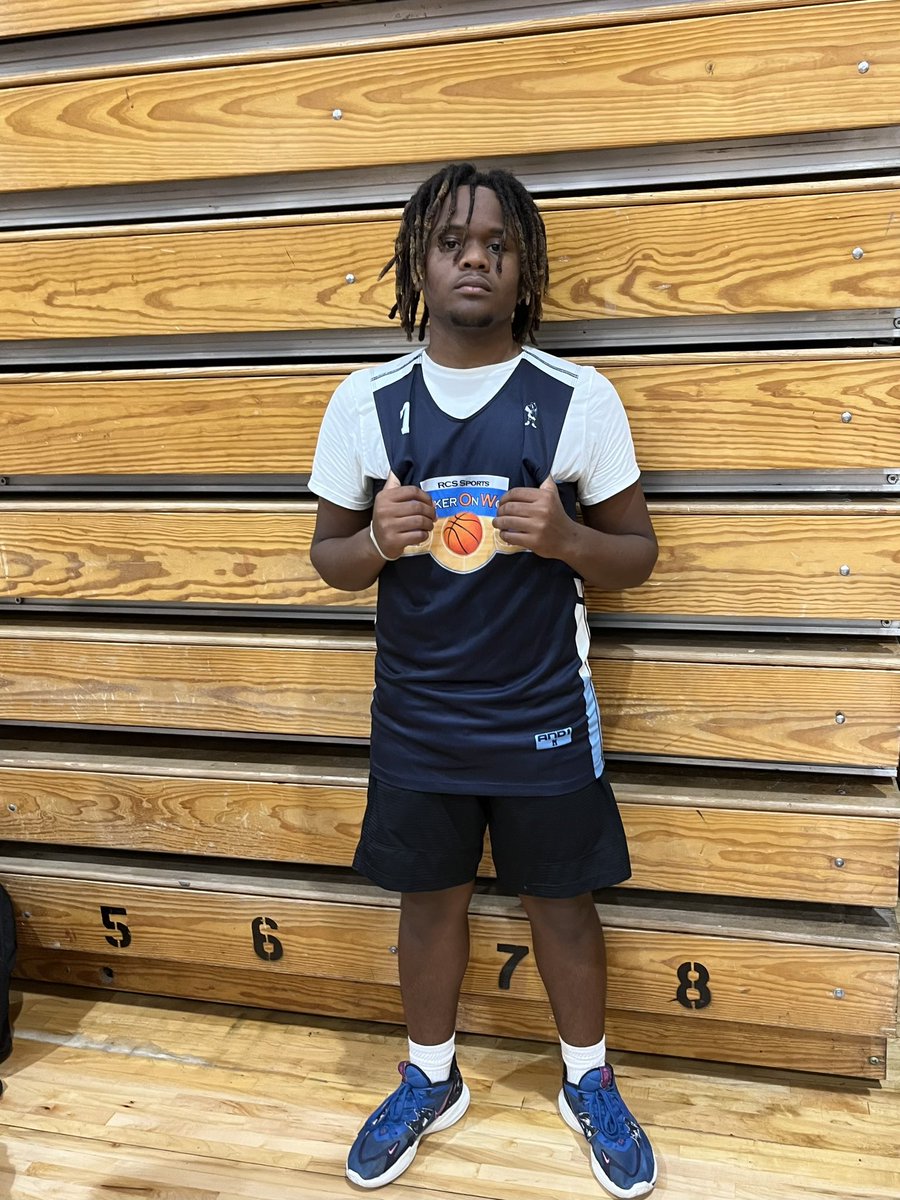 texas_star18's tweet photo. @Jacob14Jayden @HtownKnights @HoopsCoogs @RcsSports 
Jayden has the privilege of playing in the Championship game at #ROW https://t.co/zAUBZ2zPv4
