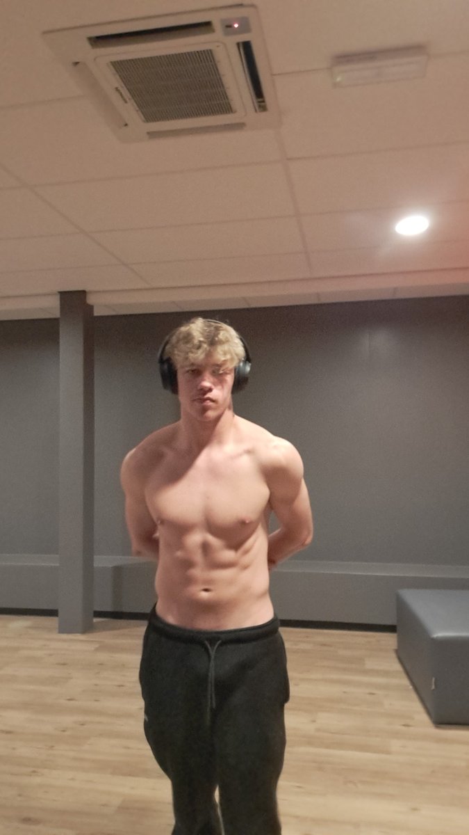 Floekoe 🇳🇱 tweet media