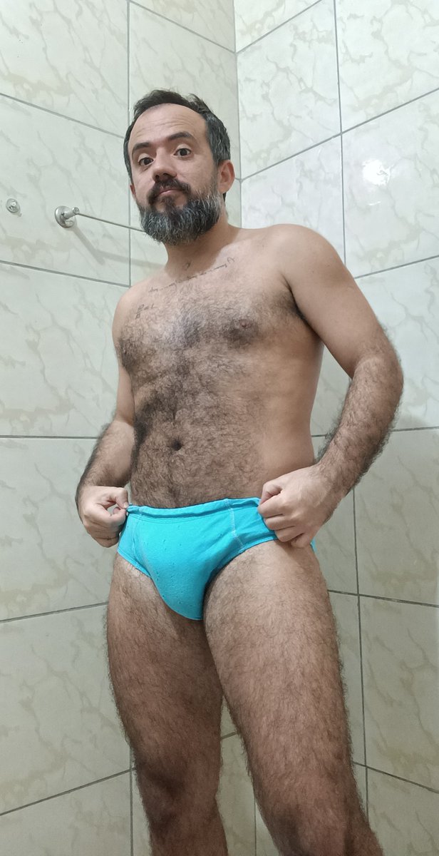 lovepelos's tweet photo. Alguém aí curte caras peludos? https://t.co/1N7PzZqP0o