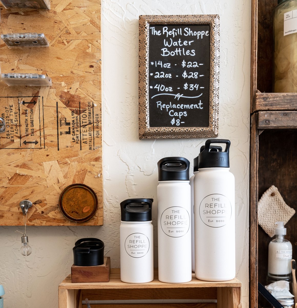 TheRefillShoppe's tweet photo. Hey! Don't forget your water bottle!
xoxo,
TRS 

#sustainablebusiness #sustainability #sustainable #sustainableliving #ecofriendly #smallbusiness #sustainablebrand #ethicalbusiness #nomorewaste #nowaste #zerowaste #sustainablelifestyle #greenbusiness #supportsmallbusiness #sustai https://t.co/brZrca2utf