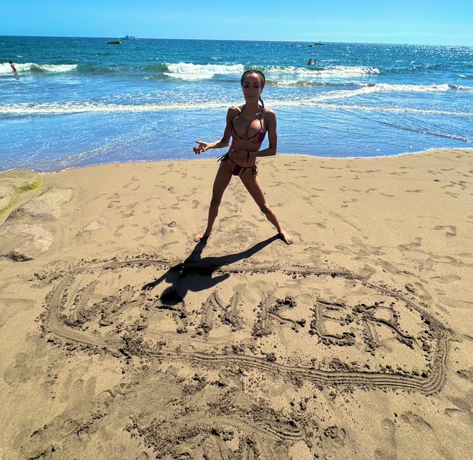 Nudest beach in #GranCaneria of course I had to be naughty and write Wanker in the sand hehe 🤭☀️#BoobFlash https://t<a href="/tag/grancaneria"class="tags">#GranCaneria</a><a href="/tag/boobflash"class="tags"><span>#boobflash</span></a>