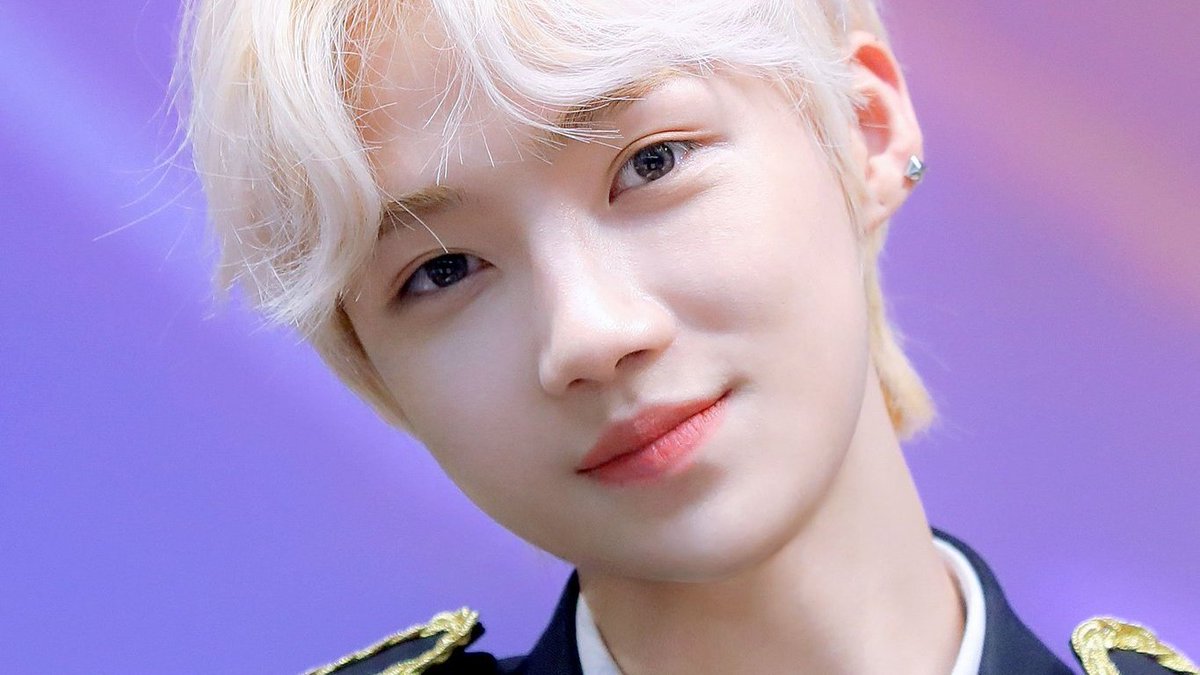 𝙽o todos los días se celebra los #2𝕐ears𓈒࣪𝑊ːT͟B͟Z͟ ✺ 𝆹 ॱ ♡︎ así que me fui agarre mis pawtitas para irme al #𝙏𝘽𝙕𓈒࣪𖥔࣪𝒜nnive͜͡rsar𝕪 y tomarle fotitos a los niños de #𝗧BZ𖧷팬사인 he aquí la prueba de que me pase un poco.

✺ 𝆹 ॱ 𝙱𝕣atz 𝚍oll 𓊆知ぷ𓊇 𝚙o͠ꫀm ’ ◌ ˚