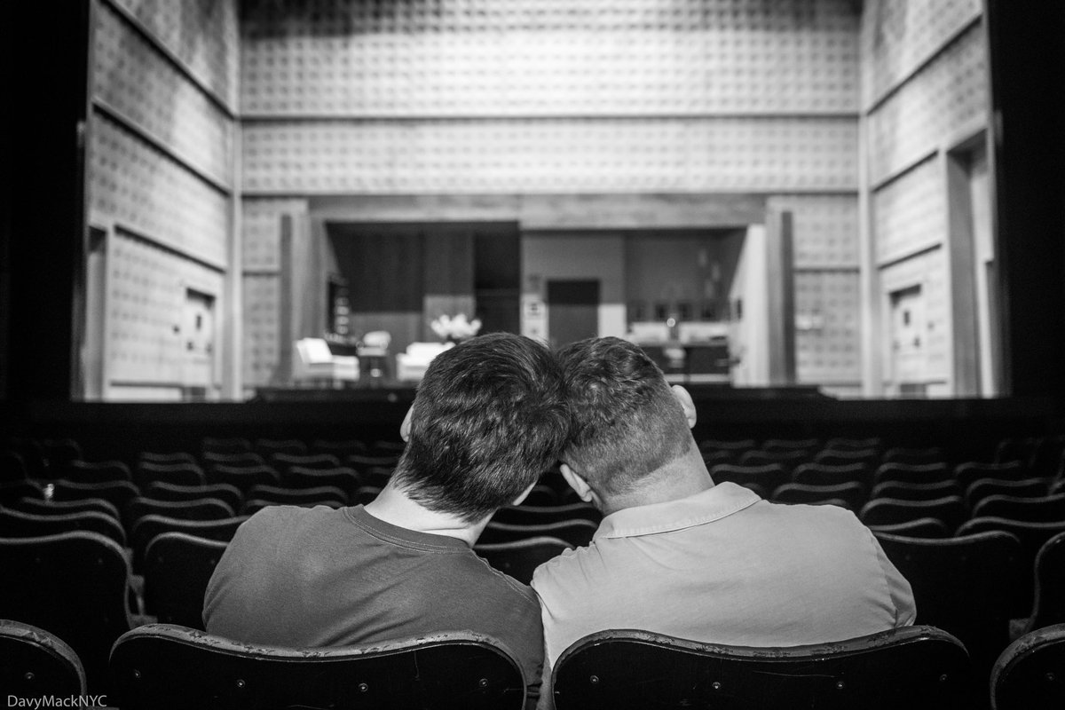 Sean Hayes tweet media