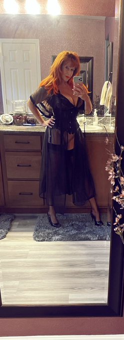 Happy Sunday Baby!! 💋 a selfie of my hot lingerie I am wearing this evening..  #redhead #longlegs #bigtits<a href="/tag/stockings"class="tags"><span>#stockings</span></a><a href="/tag/redhead"class="tags"><span>#redhead</span></a><a href="/tag/corset"class="tags"><span>#corset</span></a><a href="/tag/ff"class="tags"><span>#ff</span></a><a href="/tag/longlegs"class="tags"><span>#longlegs</span></a><a href="/tag/bigtits"class="tags"><span>#bigtits</span></a>