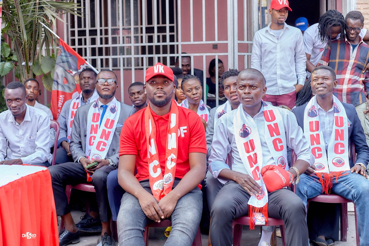 RobertMbungu3's tweet photo. 🔴RDC- Politique : Installé à la tête de DELTA FORCE DE VK/Tshangu,@KandaDaniel ne jure que sur sa loyauté au VPM en charge de l'Economie S.E @VitalKamerhe1 et promet de travailler pour et avec la population de  #Tshangu. https://t.co/A8WsxzIKXq
