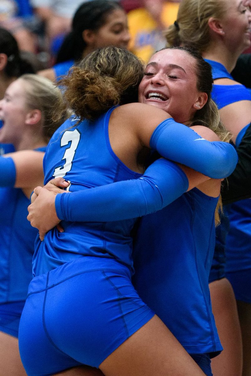 SUNDAY SPORTS MESSAGE OF THE DAY:
Being “THE GOAT”
on and off the court really makes a huge impact in the lives of your young teammates who look up to you. 
“ YOU DAT GOAT #7”        <a href="/whitneybower8/">whitney bower</a> 

GO COUGS!!!
#LoveOneAnother 🤟🏾