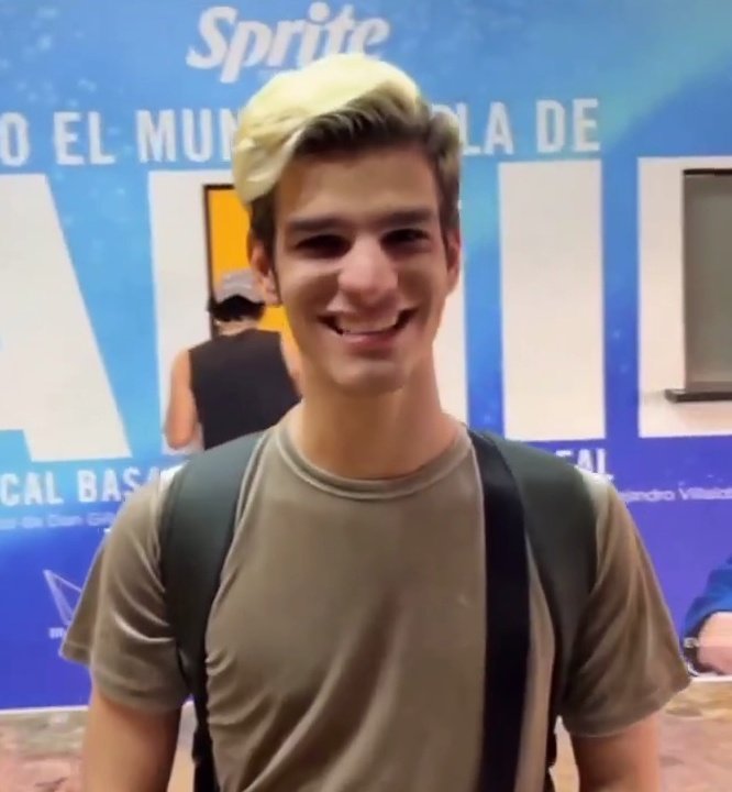 Hoy no eres el mismo Nelson que audicionó ese 05 de septiembre. Si antes ya brillabas, si ya eras un artista completo, hoy eres una completa estrella, a la que nadie puede parar aunque lo intenten. Gracias por enseñarnos que los sueños se pueden cumplir.

GRACIAS NELSON NEW