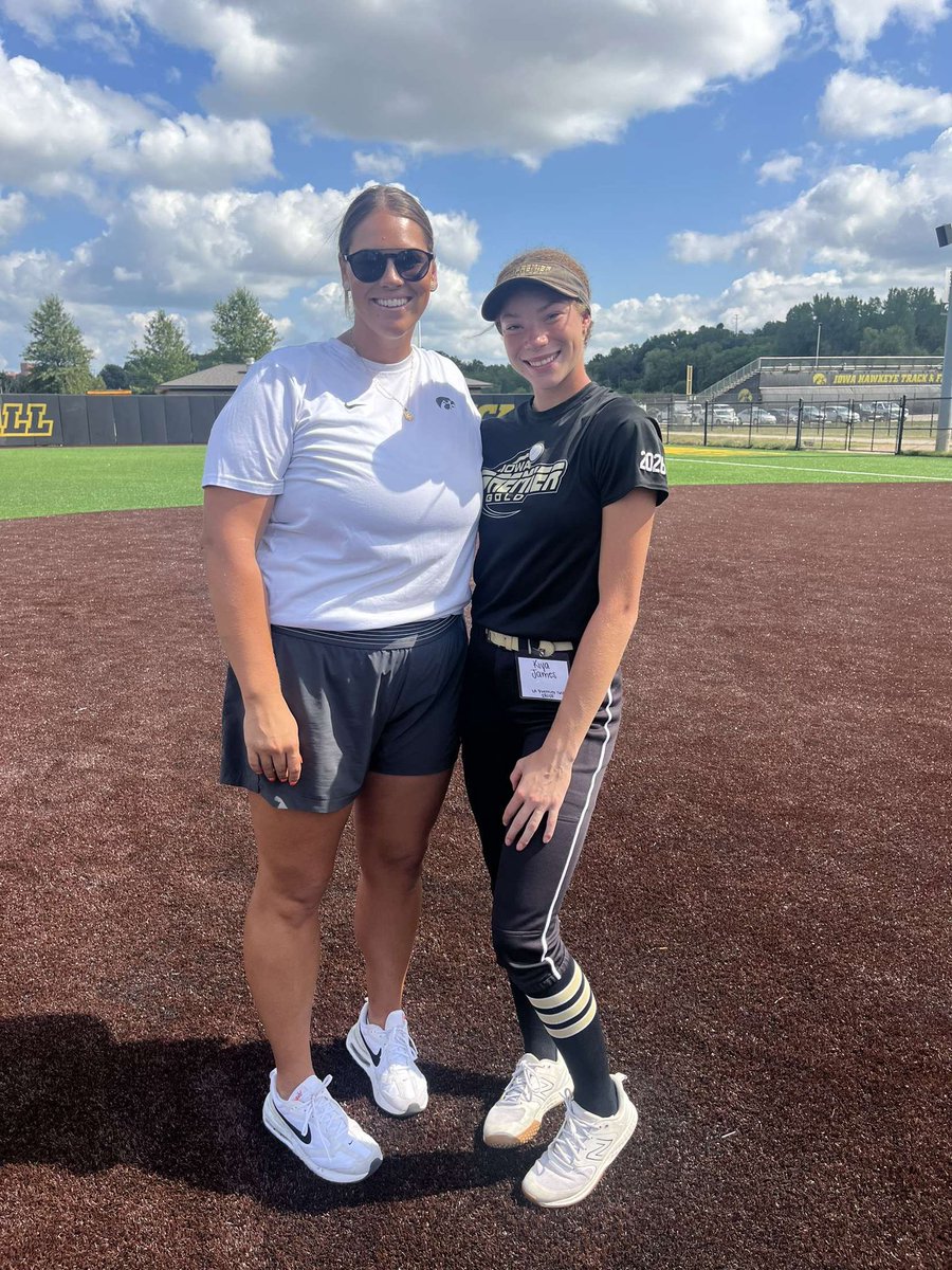 I had a great time on this particular diamond close to home, on the same campus my dad, <a href="/IPF_James5/">Iowa Premier 18U National</a> used to call home!! I learned multiple drills to help make me more versatile and fundamentally sound as a player, thank you <a href="/iowasoftball/">Iowa Softball</a>! 💛🐥 <a href="/IowaPremierFP/">Iowa Premier Fastpitch</a>