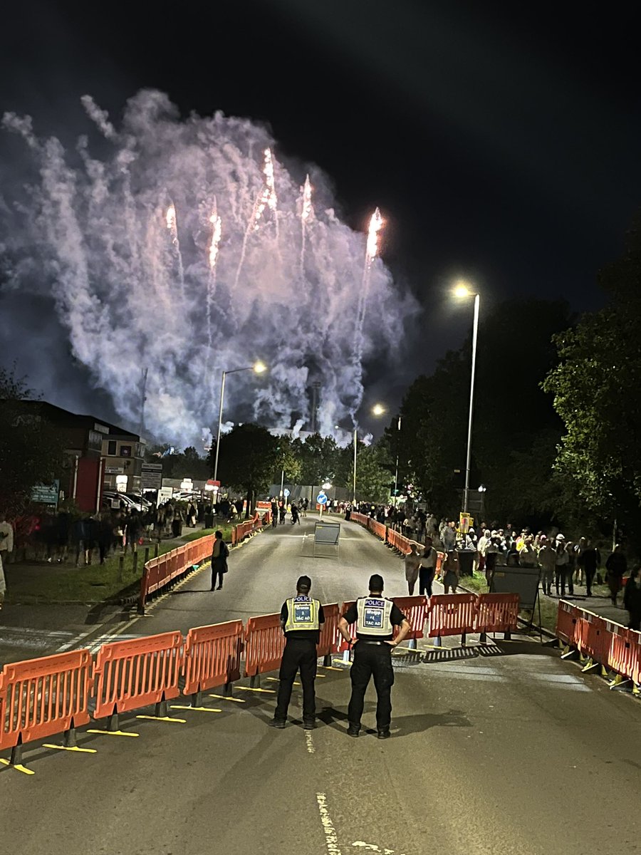 TVP_ReadingFest's tweet photo. That’s a wrap 🎆 

We want to give a massive thanks to our officers, staff and volunteers who worked at #ReadingFestival this year, including those who are still working tonight. 

Well done team 🫡

#ReadingFestival #LookOutForEachOther https://t.co/NoAJXqT8VH