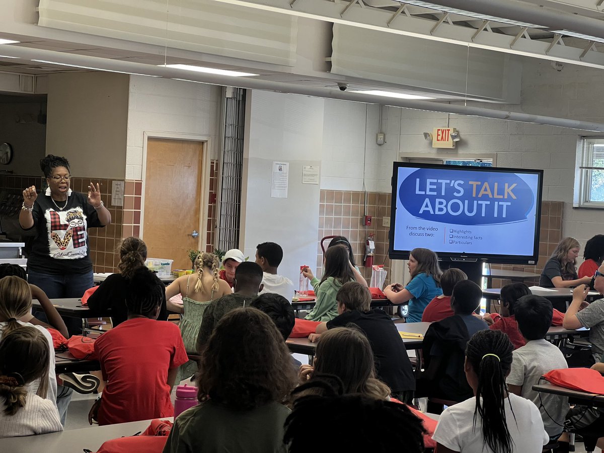 BSMSPhoenix's tweet image. We’re looking forward to welcoming students back on the 1st day of school tomorrow. Our 6th graders &amp;amp; their families got an early start building relationships, meeting teachers, practicing opening their lockers, learning about the curriculum &amp;amp; more on Aug. 16.