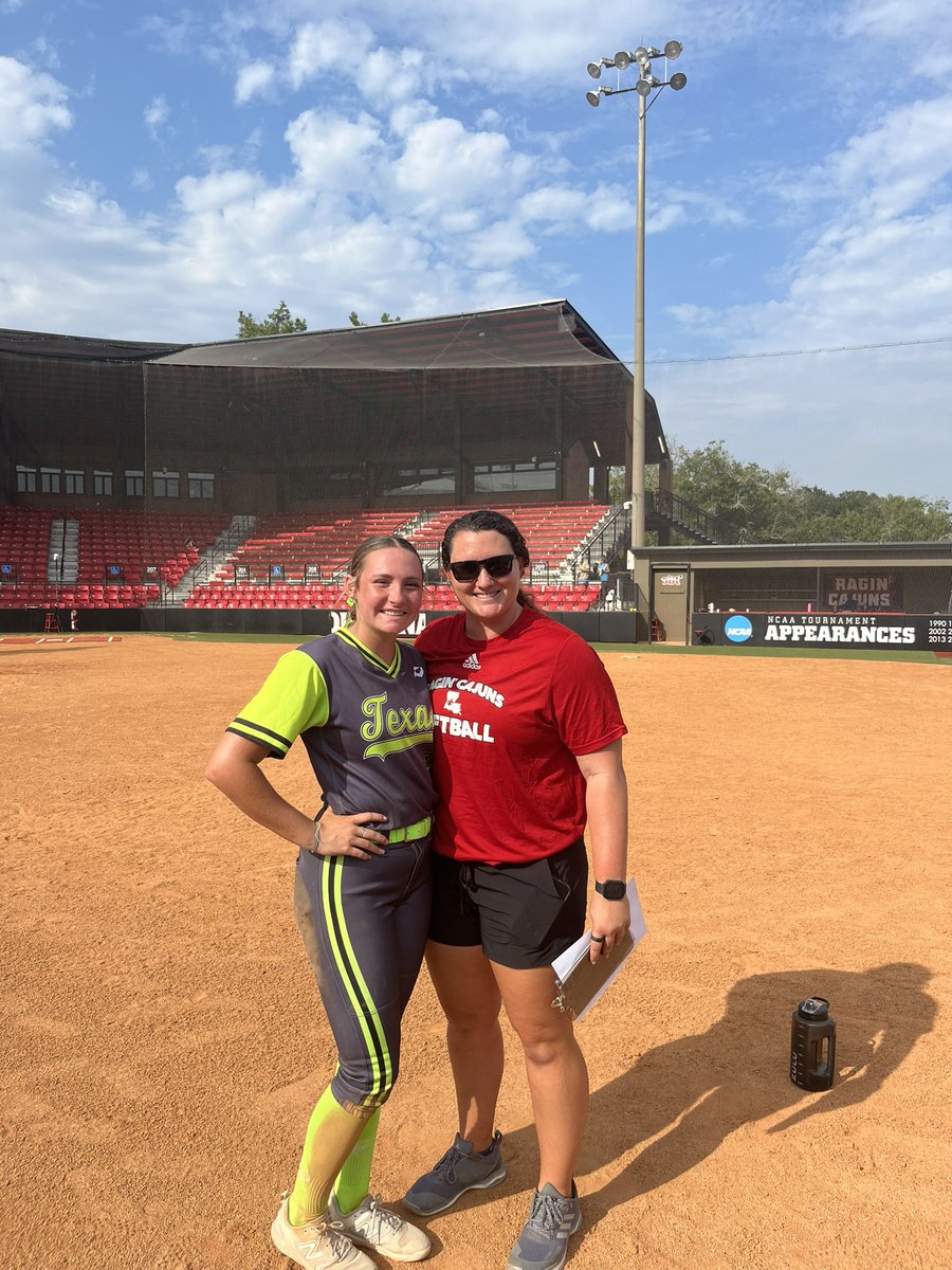 Had an amazing time at the @RaginCajunsSB camp today! Thank you @GerryGlasco @JustinRobe15 @CoachVeach @ShellieLandry and the rest of the coaching staff for helping me learn new things to improve my playing level!