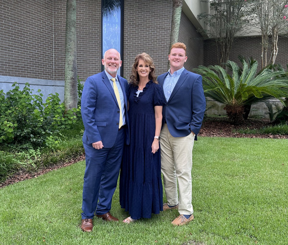 TorandHope's tweet image. Always encouraged being back on campus @ConnectPCC , attending @campuschurchFL , and hearing Pastor @JeffRedlin when we bring the children to college. Thankful for this ministry!