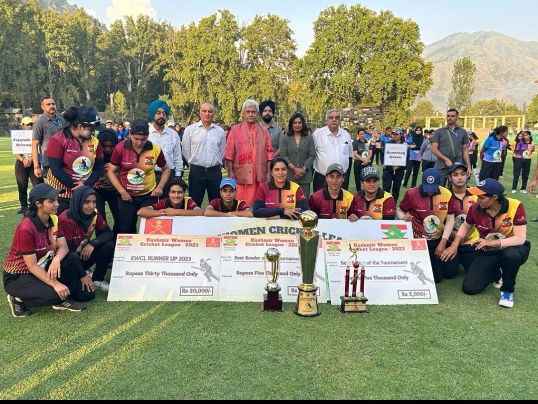 #KASHMIR WOMEN's #CRICKET LEAGUE 2023 organised by #IndianArmy concluded with #AnantnagRebels defeating #BudgamStrikers in an exciting final match. A total of 12 teams across the valley participated in the T20 format from 19 Aug to 27 Aug. @ChinarcorpsIA