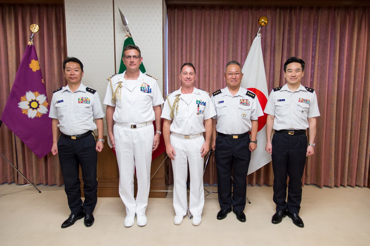 JapanJointStaff's tweet image. On August 25, CJJS GEN YOSHIDA presented the citation and Defense Cooperation Medal to CAPT Agnarelli, Italian DefenceAttaché, as acknowledging his efforts to strengthen cooperation between #JJSand #ItalianArmedForces. He welcomed CAPT Antoniazzi, incoming DefenceAttaché.