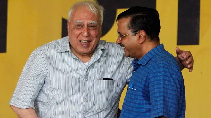 vijaygajera's tweet photo. Ex-Congress leader Kapil Sibal is fighting a case in the Supreme Court to restore Article 370 in the Jammu Kasmir. https://t.co/IFahEmJmiz