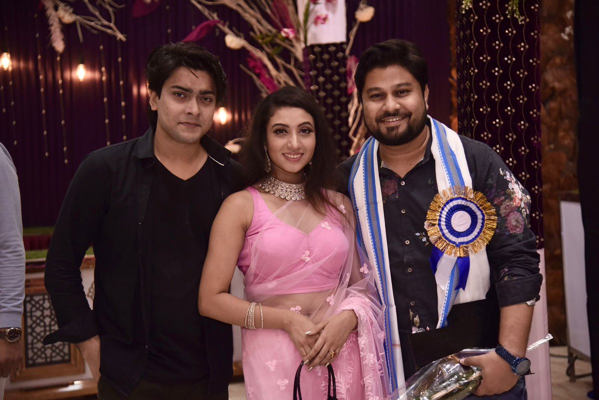 D_Chittrali's tweet photo. Receiving prestigious 
Banga sreshtha samman #awardnight #bangasamman https://t.co/BLdxxg4HBD