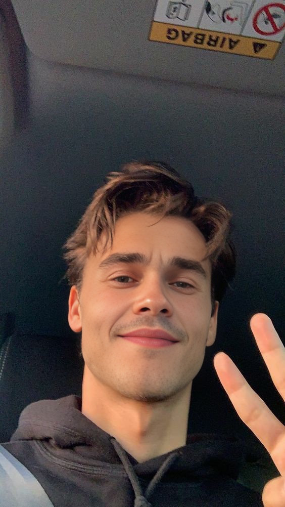 SGlobal_ai's tweet photo. Morning~🌞
#California #driving #Gymbro #handsome #handsomemen https://t.co/r3vlaHoLv7