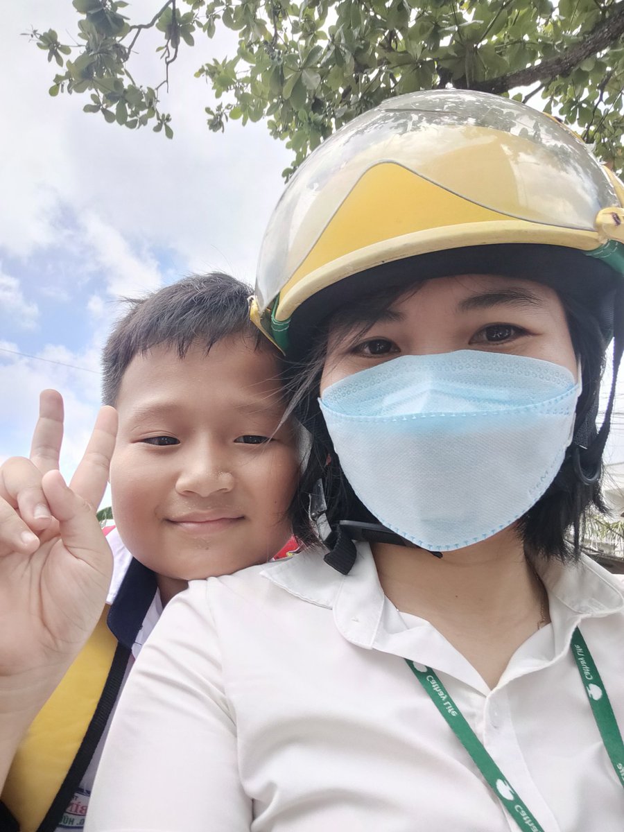 Ngày đầu tiên đi học
Của năm học mới 😍