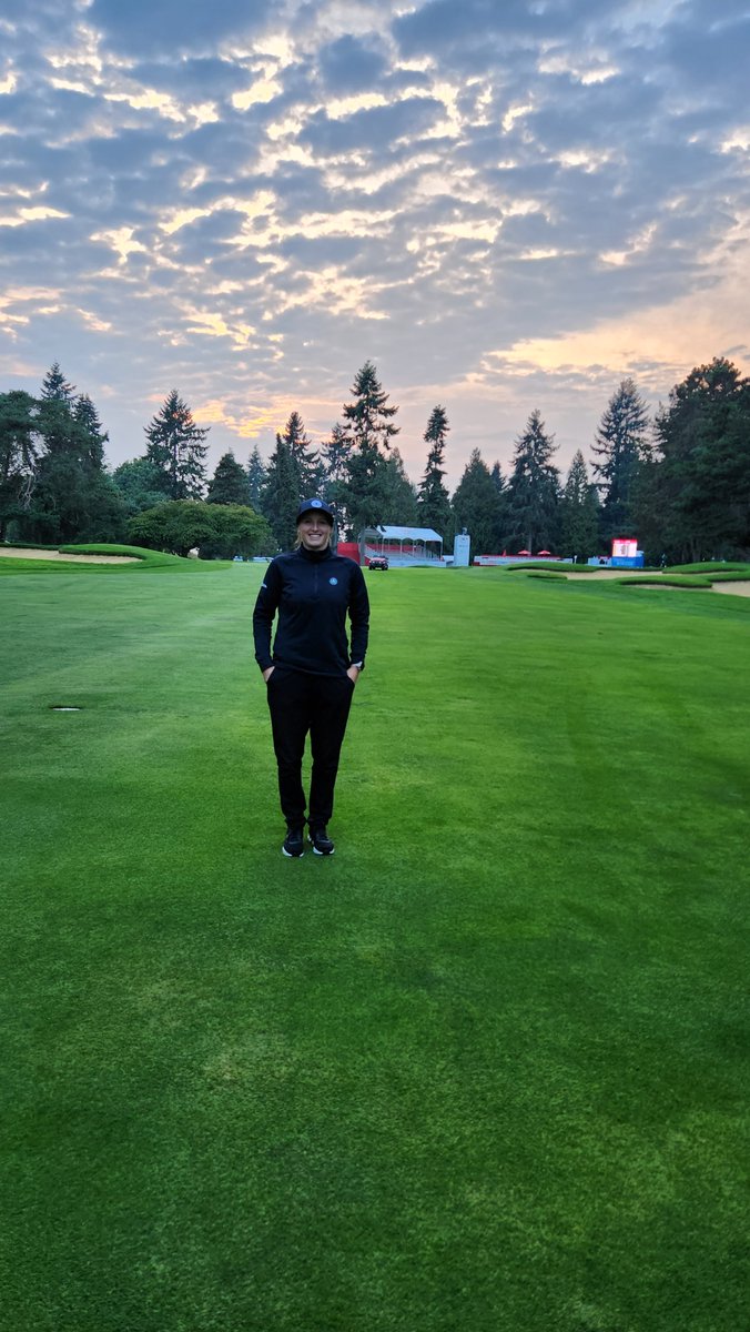 Such a great experience volunteering at the @cpkcwomensopen this week! Huge thanks to the @ShaughnessyGolf team for welcoming the @TurfMgmtWomen squad and to @SyngentaTurfCA for supporting us!