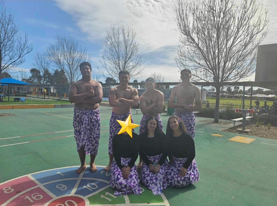 emhs8584's tweet photo. Today our First Nations, Pacifica and Bollywood groups performed at Spring Farm PS for their Multicultural day. Students at Spring Farm PS were so excited to see Elizabeth Macarthur High School's multicultural dances. https://t.co/w66hOzqzSx
