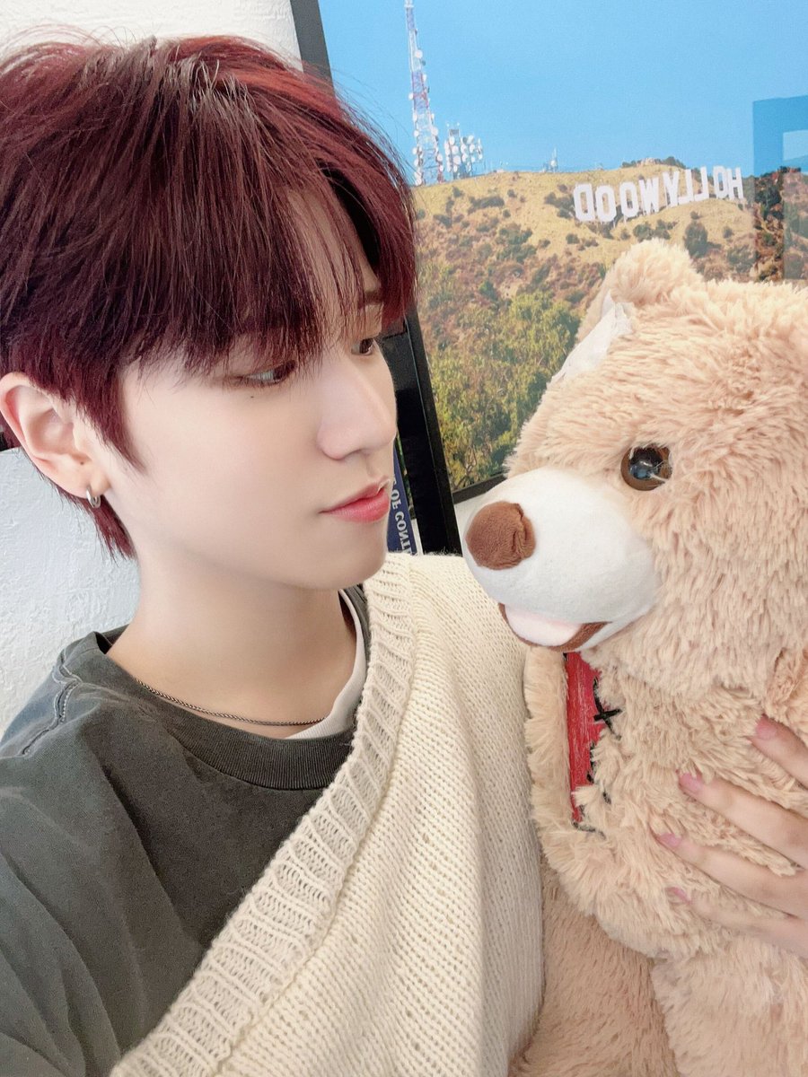 BOYNEXTDOOR_twt's tweet photo. 여러분의 월요일을 응원하러 이리우가 왔슴다 ❣️  
파이팅~~~ #BOYNEXTDOOR #RIWOO #리우 https://t.co/RMD67blqMI