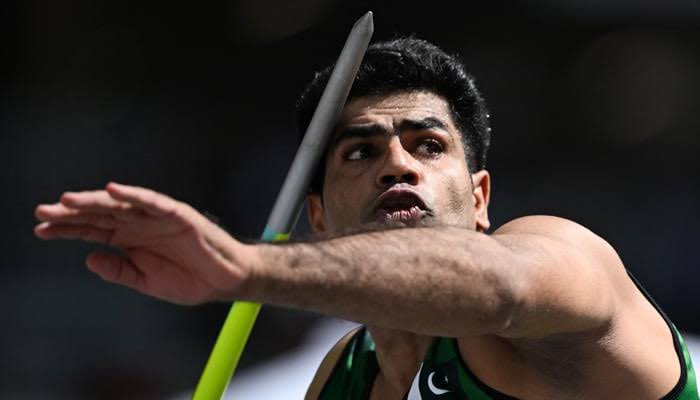 anwaar_kakar's tweet photo. What a day! What a moment of joy for 🇵🇰 @ArshadOlympian1 You’ve made the nation happy and proud for your excellent sportsmanship that won you—and the country—a silver medal at the World Athletics championship 👏👏 https://t.co/ed6Ty2zscZ