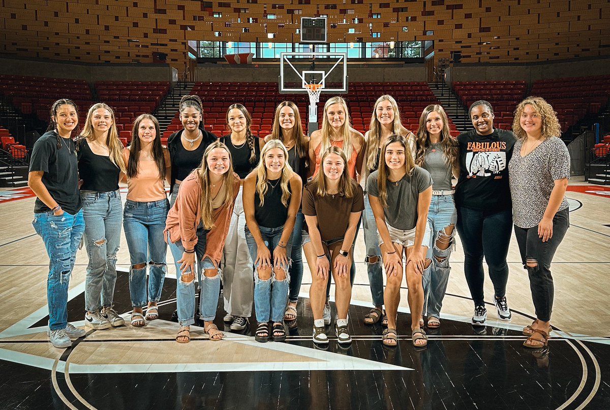Big thanks to the athletic dept for dinner tonight! <a href="/UVAWiseCavs/">UVA Wise Athletics</a> 

#VoverMe