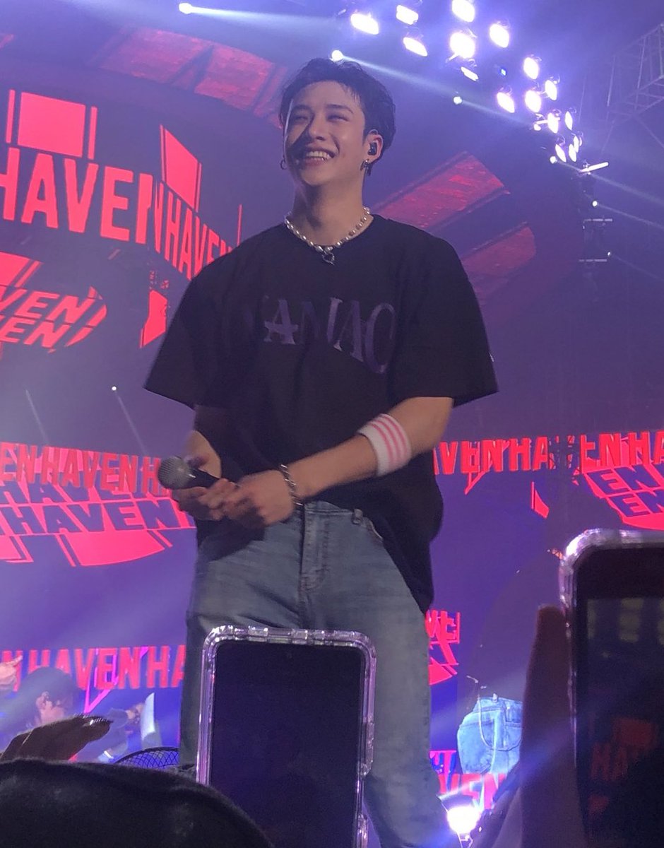 bchanarchive's tweet image. the best bang chan pic ever