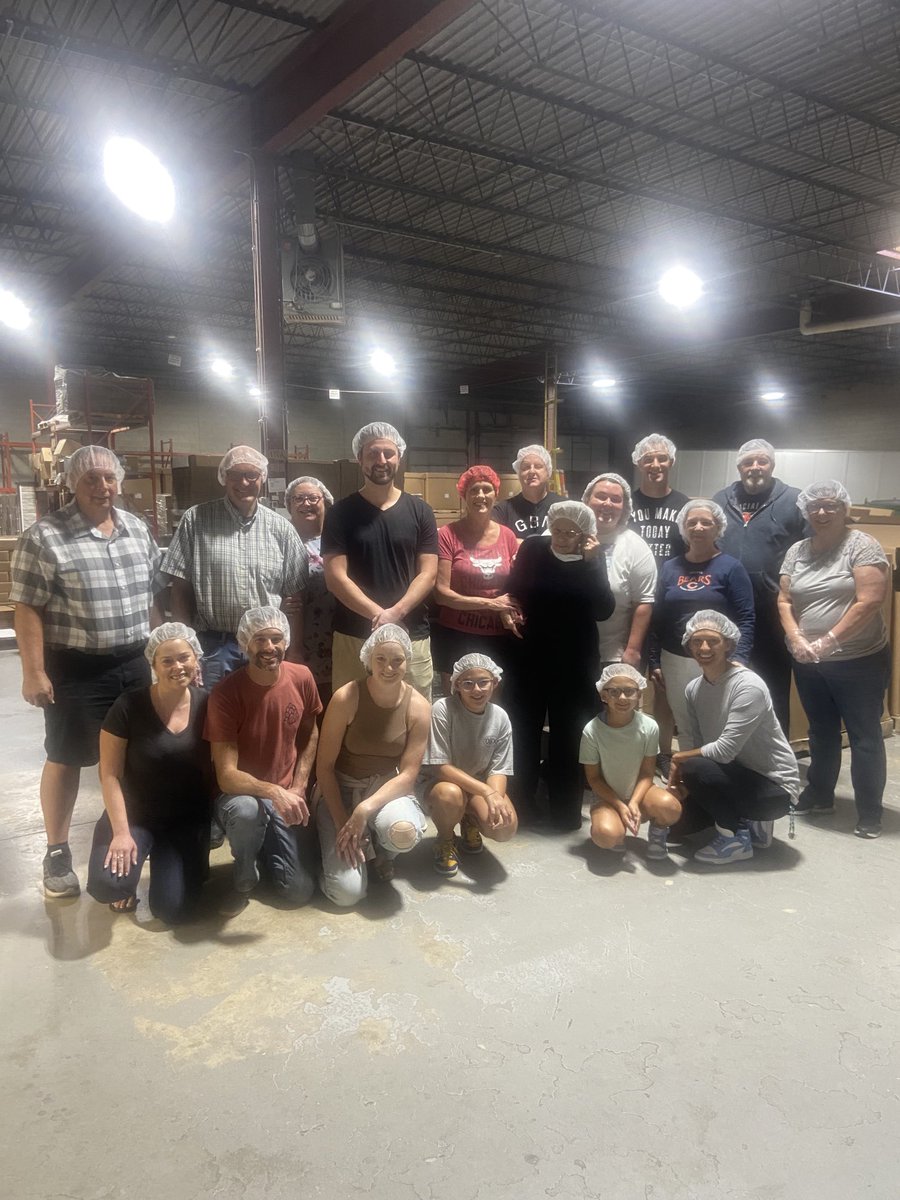 Scottvickers27's tweet photo. Our family at Feed My Starving Children on my wife’s birthday, What a Great Organization https://t.co/GpRBzoqaXr