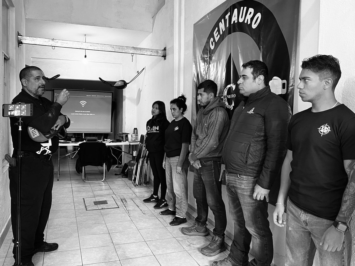 IvanCausillas's tweet photo. Día II Diplomado en AUTODEFENSA Y PROTECCIÓN A TERCEROS
DIOS LOS BENDIGA 🙏
#diplomado #autodefensa #ivancausillas #ariannypineda #kalah #kalahmexico #kalahsystem #kalahcombat #ellassedefiendensolas #defensapersonal #selfdefense #escolta #youtube #youtubechannel https://t.co/oWfvInM9MA