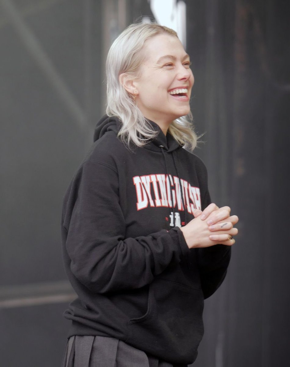 boygeniussource's tweet photo. More adorable photos of Phoebe and Christian earlier today at Connect Festival by johnthomsonstuart! https://t.co/VCAXkMO9QV