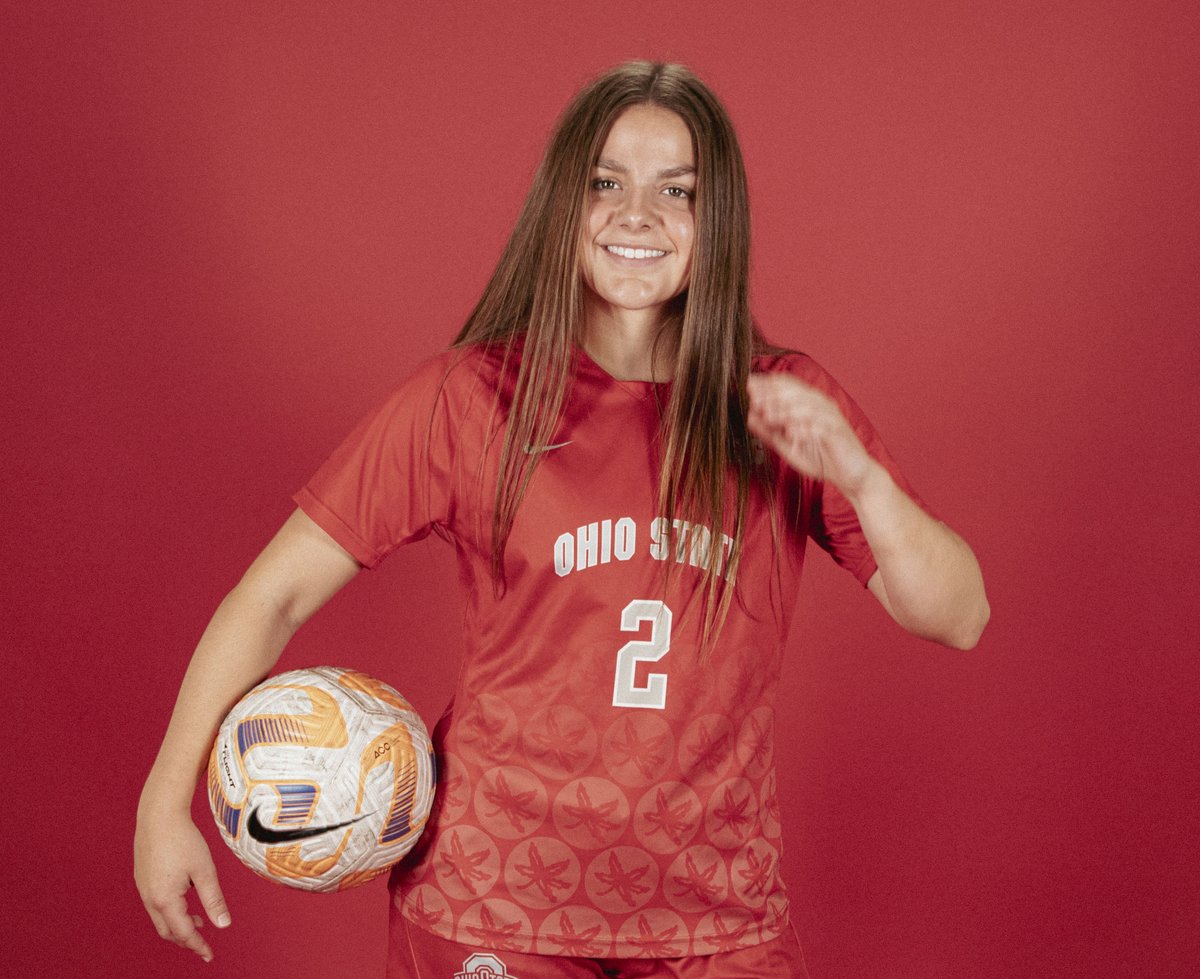 GOAL!!!

Freshman Amanda Schlueter gets the first goal of her career and the Buckeyes are on top 2-1! 

13 mins left in the 1st half #GoBucks