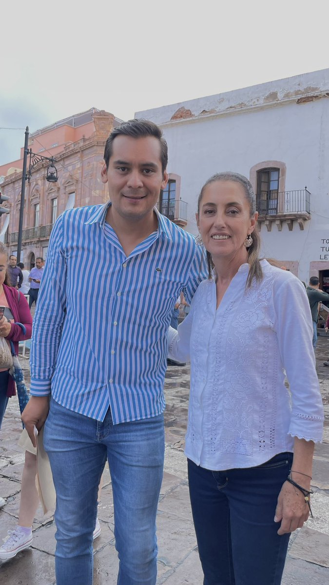 chemix's tweet photo. Si a tu casa llega la encuesta, claudia es la respuesta 
#ClaudiaGanaraEncuesta https://t.co/ddViLCJERP