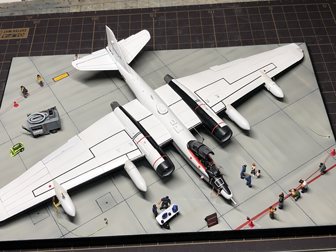 hobbycom_jp's tweet photo. 今日の作品ピックアップ♪「KYモデラーズ」さんの「1/144 NASA WB-57F 2022年9月 三沢基地」です♪
https://t.co/ef2HuBwre5
#ホビコム #ホビコムピックアップ #プラモデル #模型 #ジオラマ https://t.co/rV9AbfuNng
