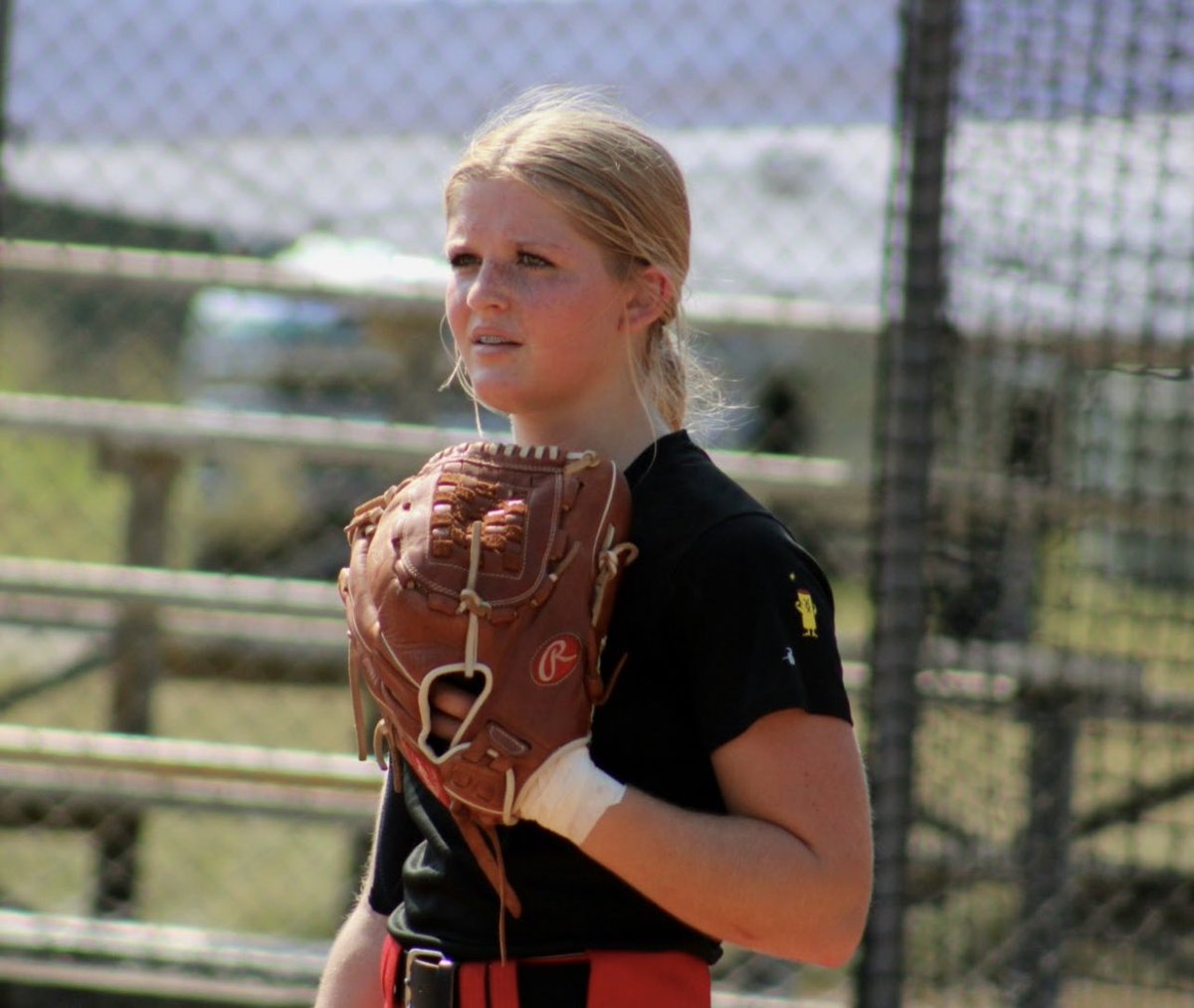 Hailey27Catcher's tweet photo. Had a great camp today with the @firecrackers26. Wanted to give a huge thank you to @BSherSB. You helped us so much today with the mental side of the game. “Great teams are player lead”. I can’t wait for this fall season. Go Firecrackers 🧨🧨 #FCFF https://t.co/xjbEe9LUTH