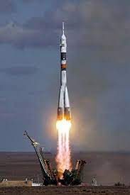 451_Grad_F's tweet photo. @CheGuevara_1961 @UpsssOhJe Die #SOJUS🚀 hat ja auch eine Triebwerksbündelung um die 1. Stufe, das hat man 1:1 für die ruZZischen Panzer übernommen.
Daher die SUPER Werte des Turm - Hoch- &amp; Weitwurfs! https://t.co/JAkxhsZAqS