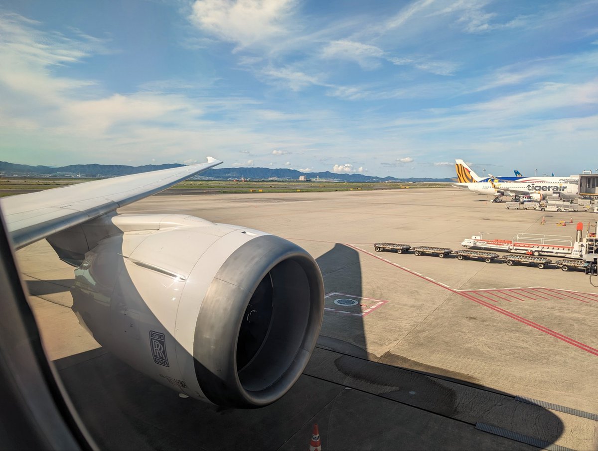 kk745a's tweet photo. 広島→福山→岡山→高松→松山→大阪 と移動しまくった週末ですが...... 帰ります🛫
#せっとすらいどばー https://t.co/v2lDgX4Yec