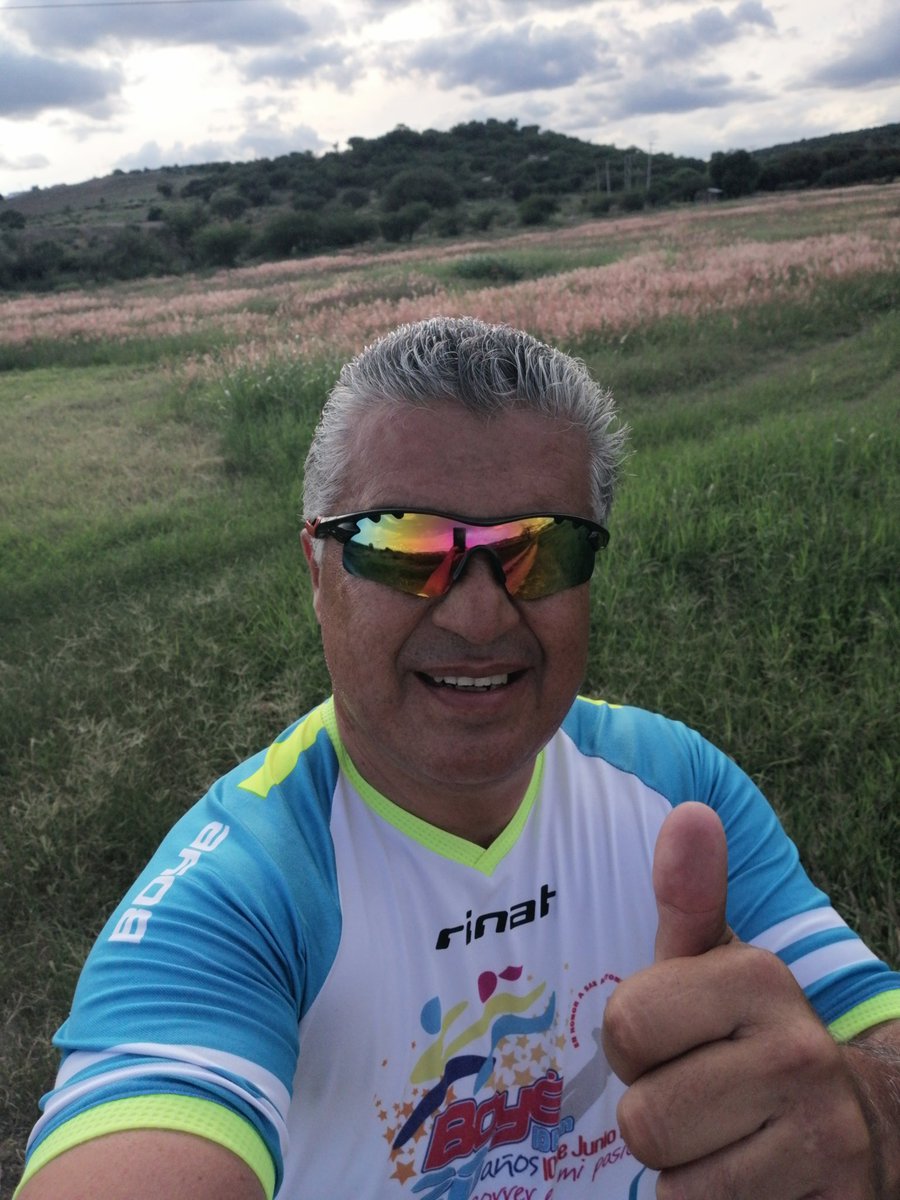 simoncancer's tweet image. 2,023 kms reflexivos.
Los más difíciles, creí no volver a correr, pero como decía una entrañable amiga Perla Caldera Alguiano de SLP que me dio muchos consejos, arrastrándose pero hay terminar, 
#reto2023kms
#ComuniRunners
#EntreRunners 
#ManicomioRunner 
#templorunner