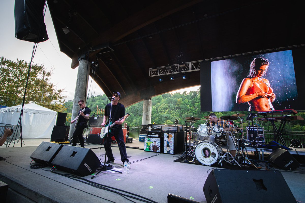 Me and the <a href="/Motorcycle_DB/">Motorcycle Drive-By</a> boys kicked things off for <a href="/smashmouth/">Smash Mouth</a> in #MorgantownWV

📷 Dark Hills Media 
<a href="/ESPGuitarsUSA/">ESP Guitars</a> <a href="/evhgear/">EVH Gear</a>